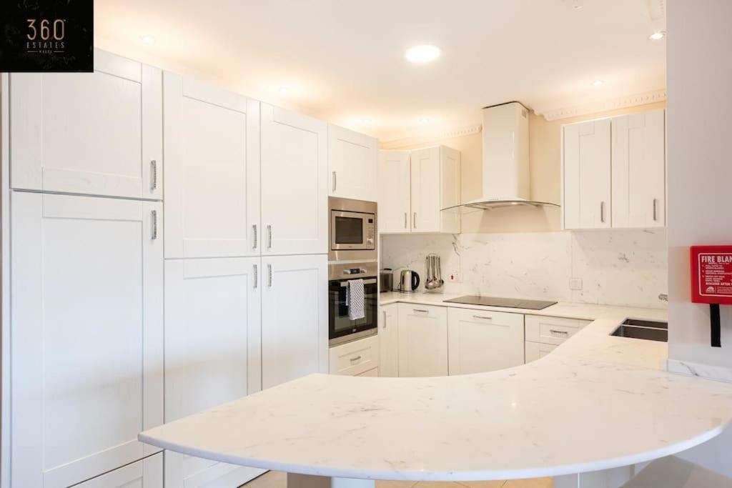 One Of A Kind, Seafront Property In St Georges Bay By 360 Estates San Julián Exterior foto